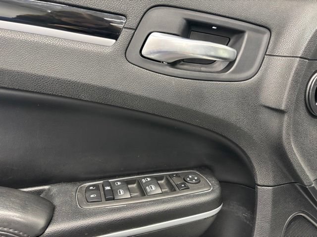 Used 2023 Chrysler 300 Touring w/ Sport Appearance Package RWD image 6