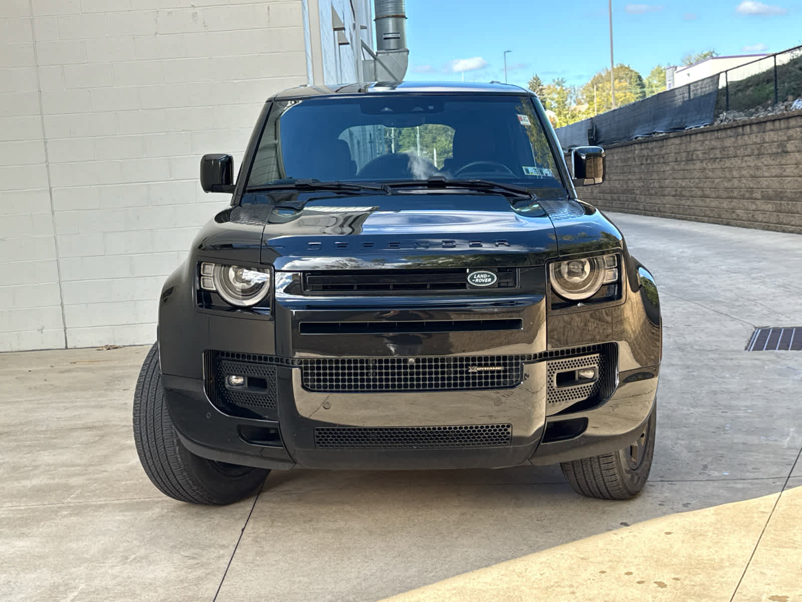 Certified 2023 Land Rover Defender 110 X-Dynamic SE image 2