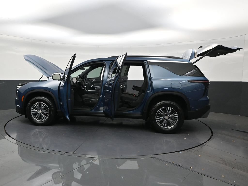 Used 2026 Chevrolet Traverse LT FWD image 30