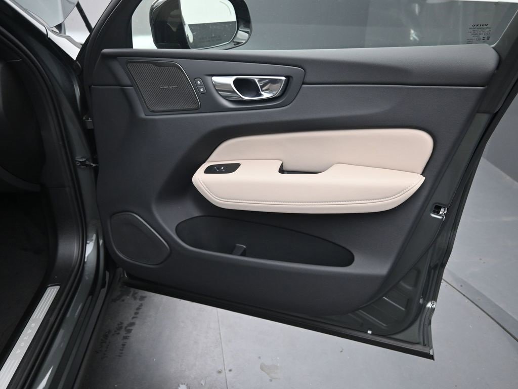 New 2026 Volvo XC60 B5 Plus w/ Climate Package image 35