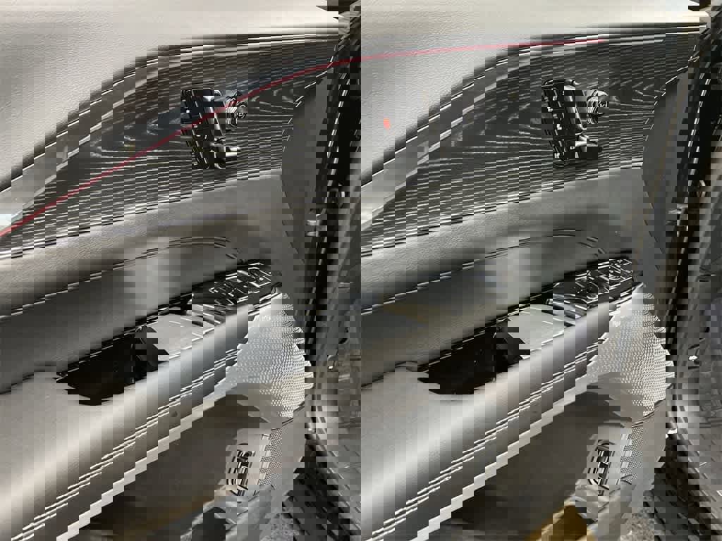 Certified 2024 Cadillac Lyriq Luxury image 15