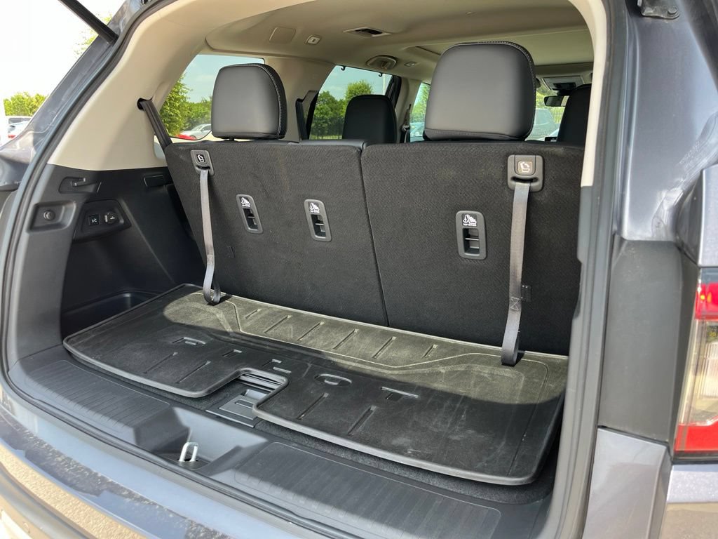 Certified 2025 Honda Pilot Touring image 10