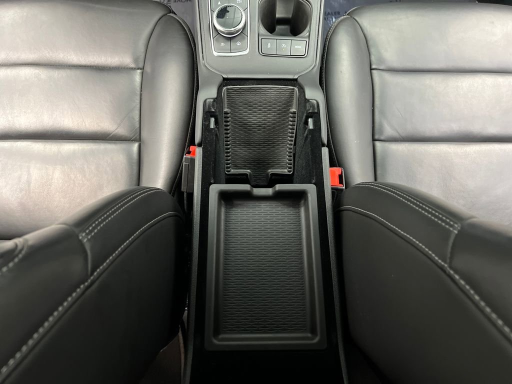 Used 2024 Cadillac XT4 Premium Luxury image 37