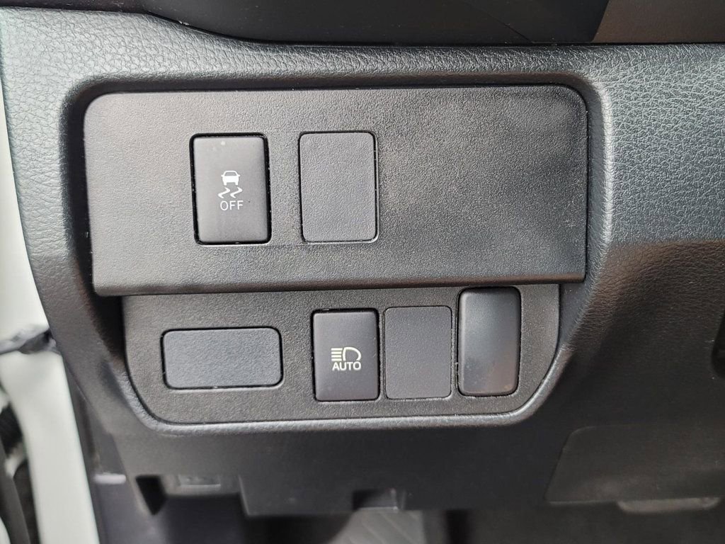 Used 2020 Toyota Tacoma SR image 17