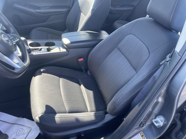 Used 2025 Nissan Altima 2.5 SV FWD image 17