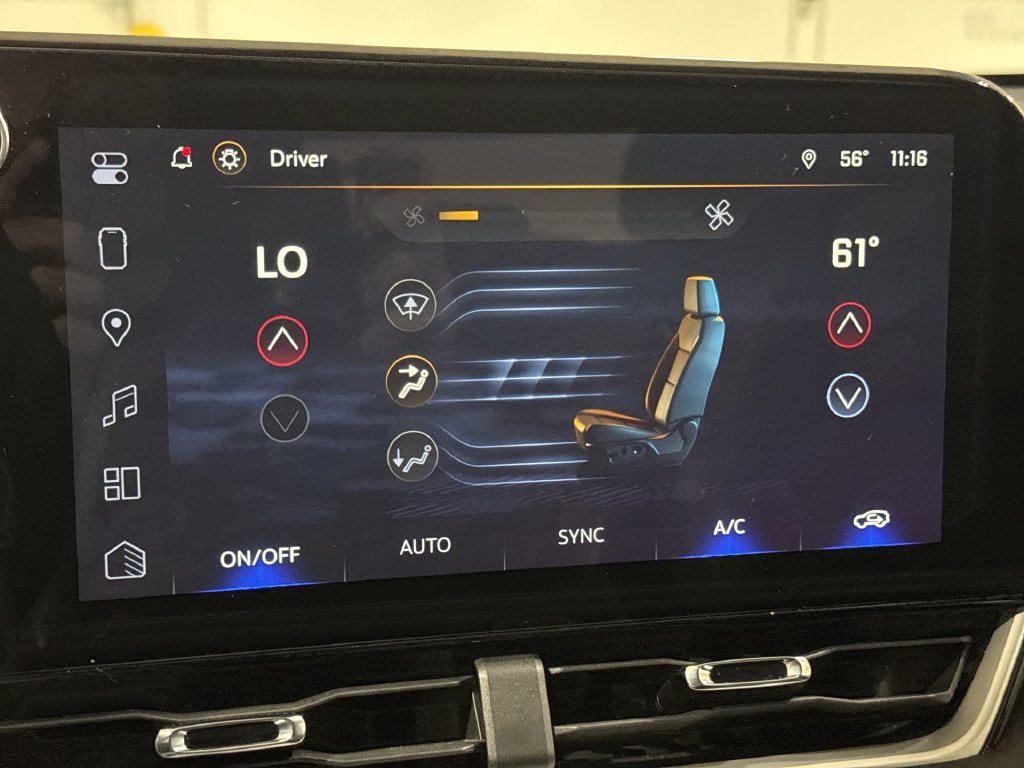 Used 2025 Chevrolet Equinox LT w/ Convenience Package II FWD image 17