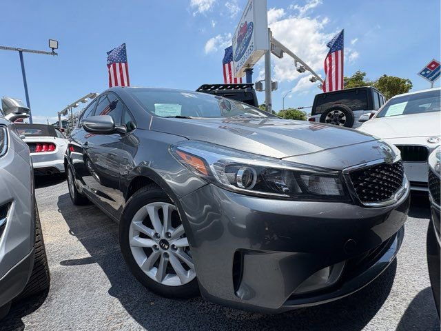 Used 2017 Kia Forte S w/ S Technology Package image 1