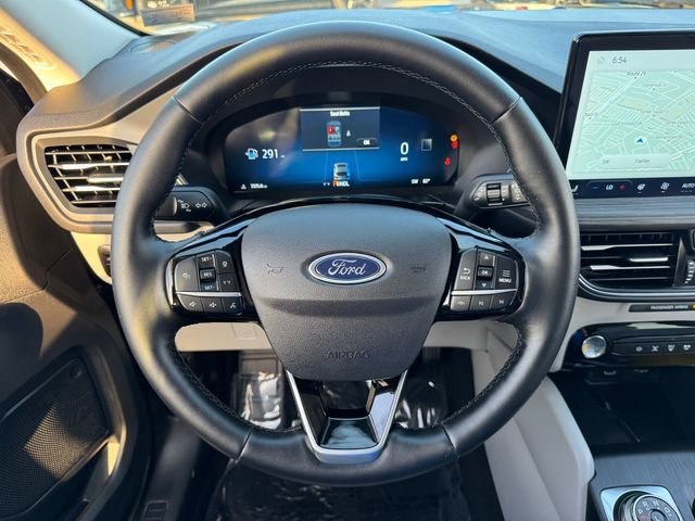 Used 2025 Ford Escape Platinum FWD image 21