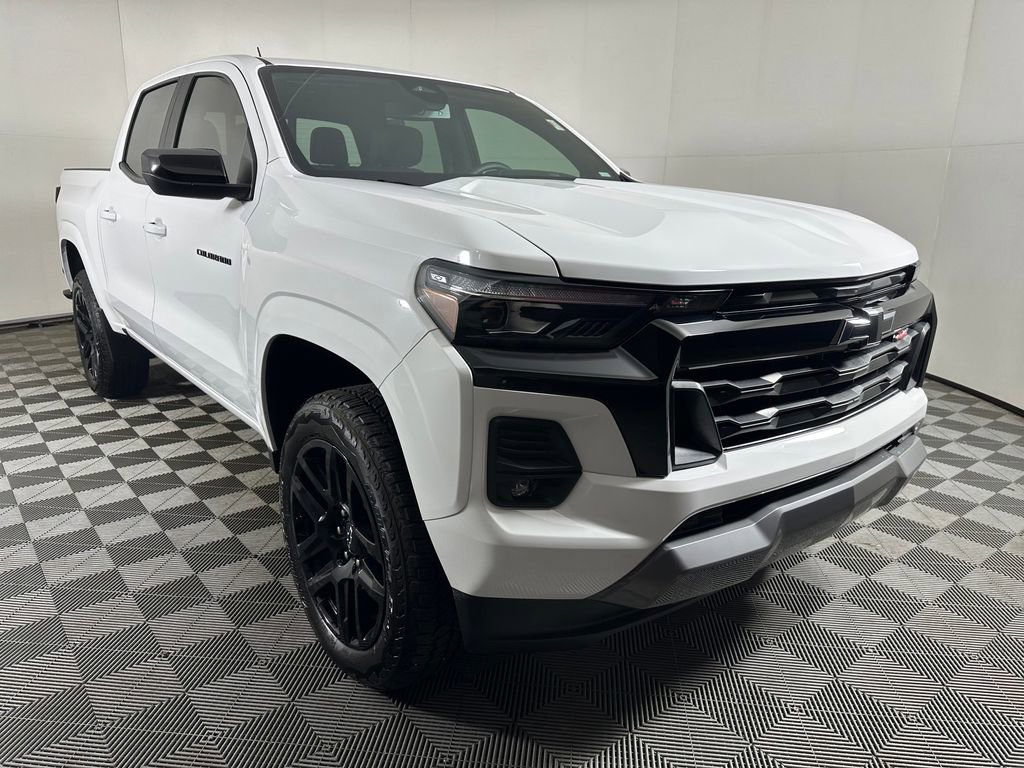 Used 2025 Chevrolet Colorado Z71 w/ Z71 Convenience Package 2 AWD/4WD image 7