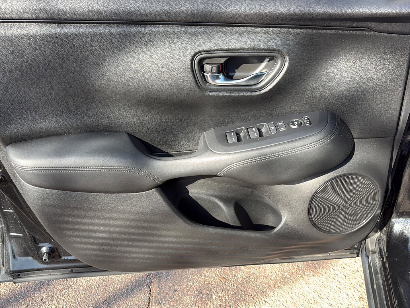 Certified 2024 Honda HR-V LX image 8