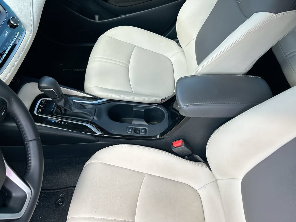 Used 2025 Toyota Corolla XLE FWD image 29