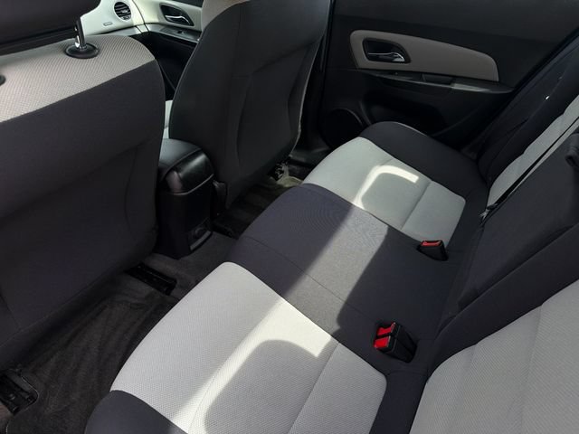 Used 2014 Chevrolet Cruze LS FWD image 10