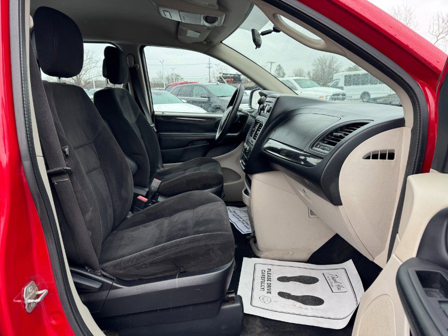 Used 2014 Dodge Grand Caravan SE image 22