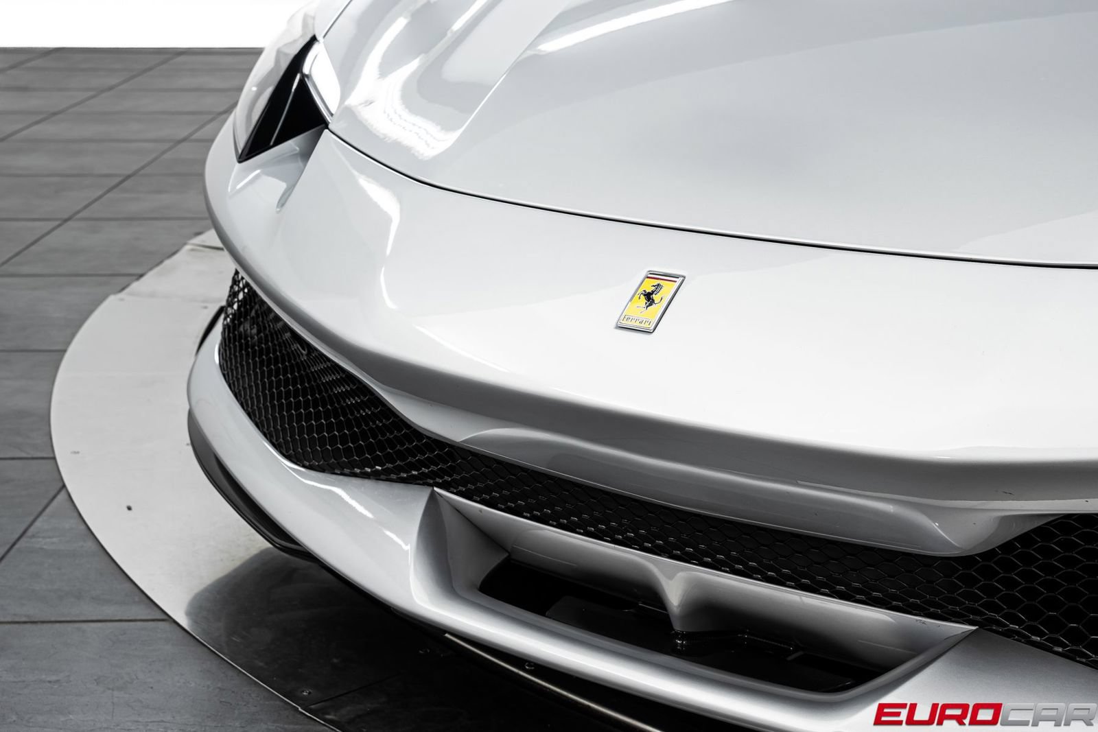 Used 2022 Ferrari 296 GTB RWD image 12