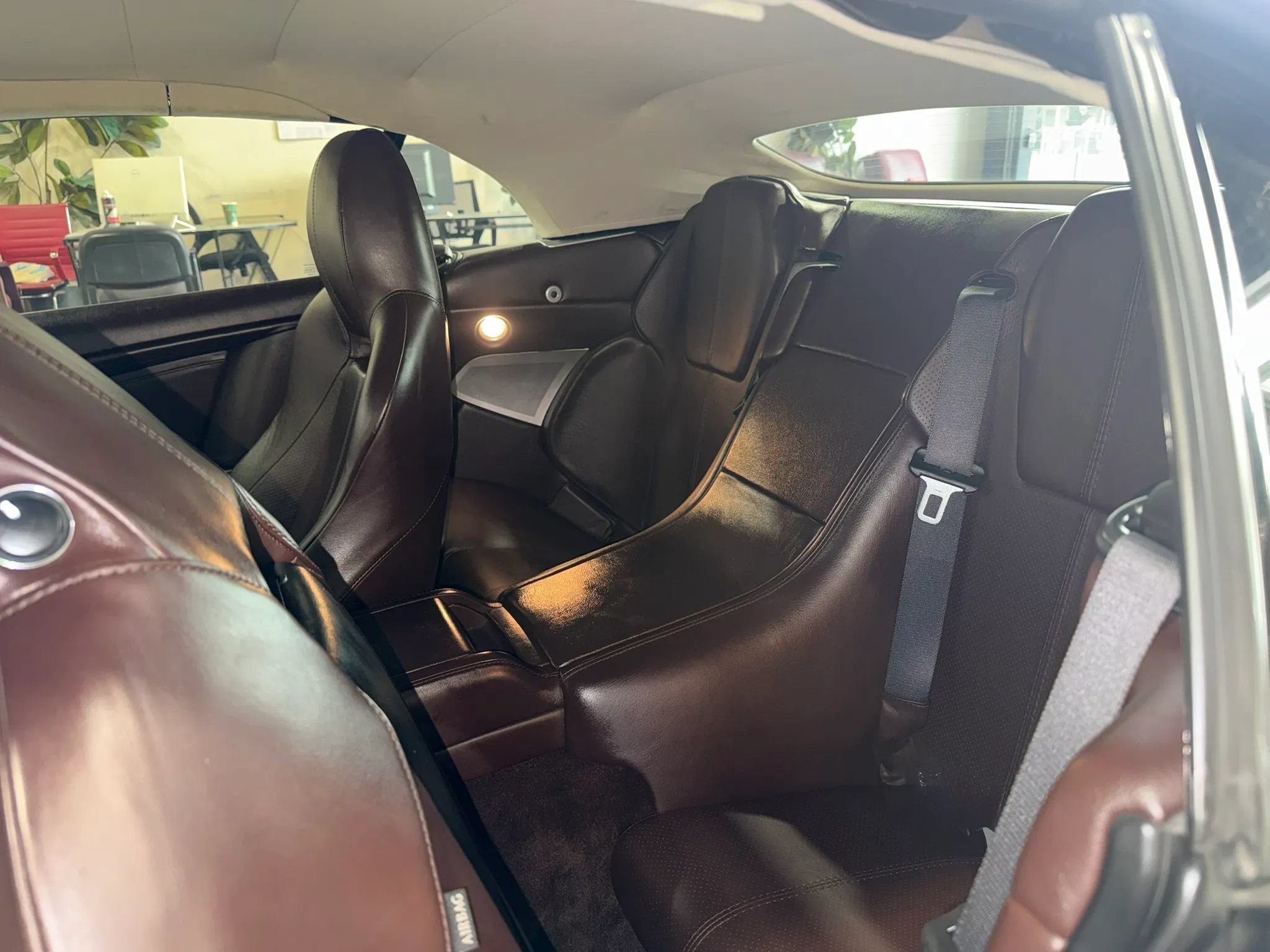 Used 2010 Aston Martin DB9 Volante RWD image 23