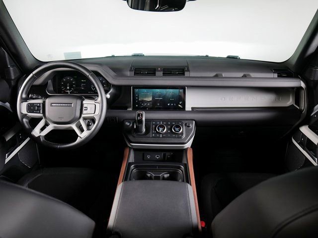Used 2024 Land Rover Defender 110 SE AWD/4WD image 12