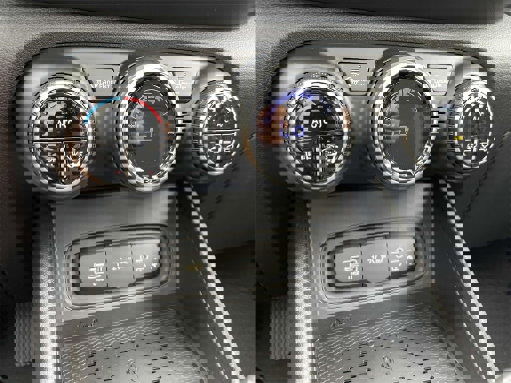 New 2026 Hyundai Venue SEL image 18