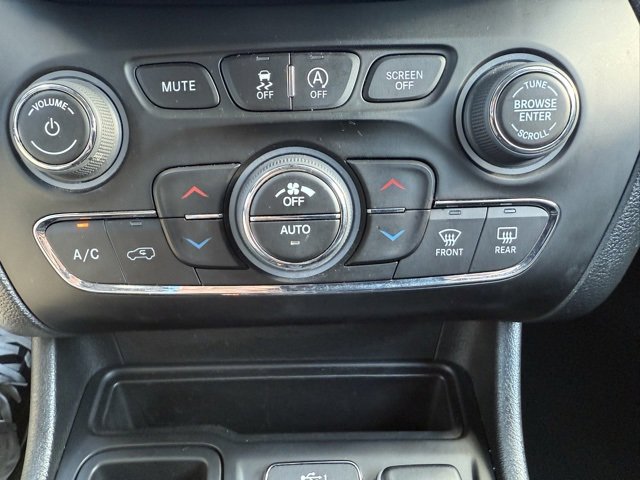 Certified 2022 Jeep Cherokee Latitude Lux image 24