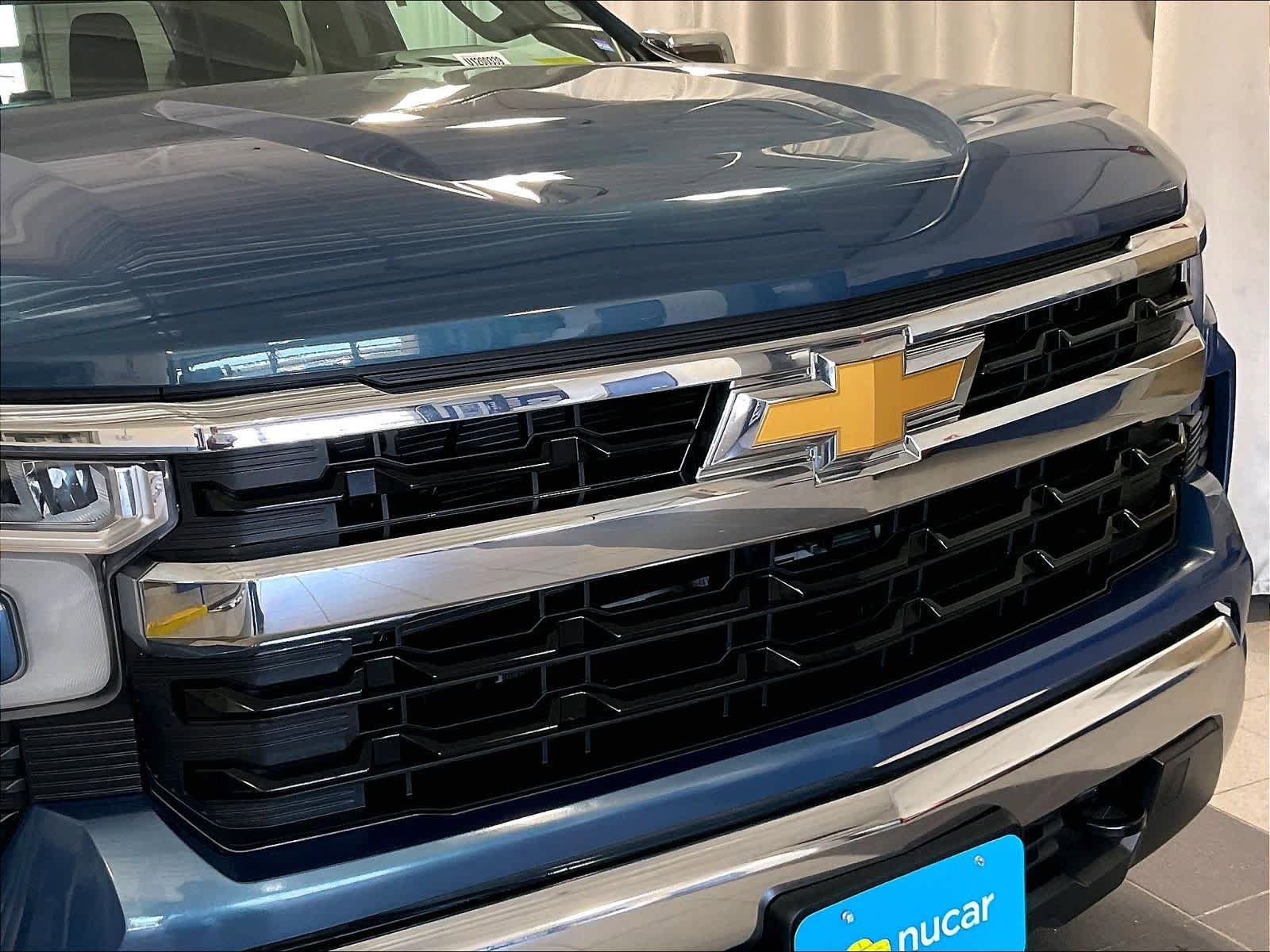 Used 2024 Chevrolet Silverado 1500 LT AWD/4WD image 32