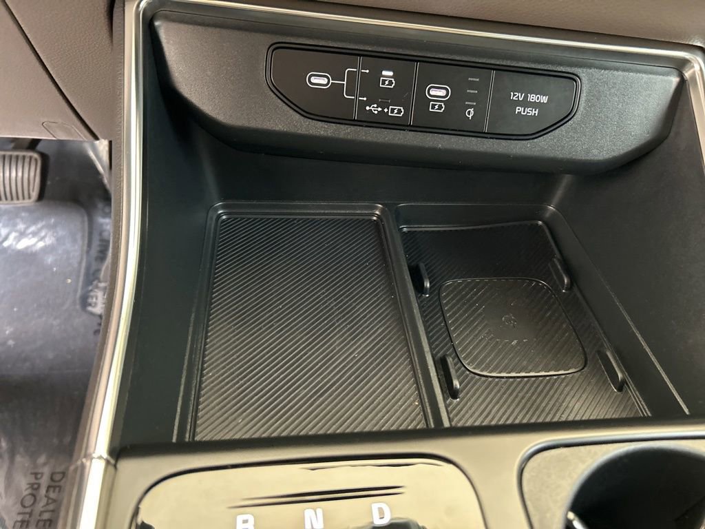 Used 2025 Kia Carnival EX image 62