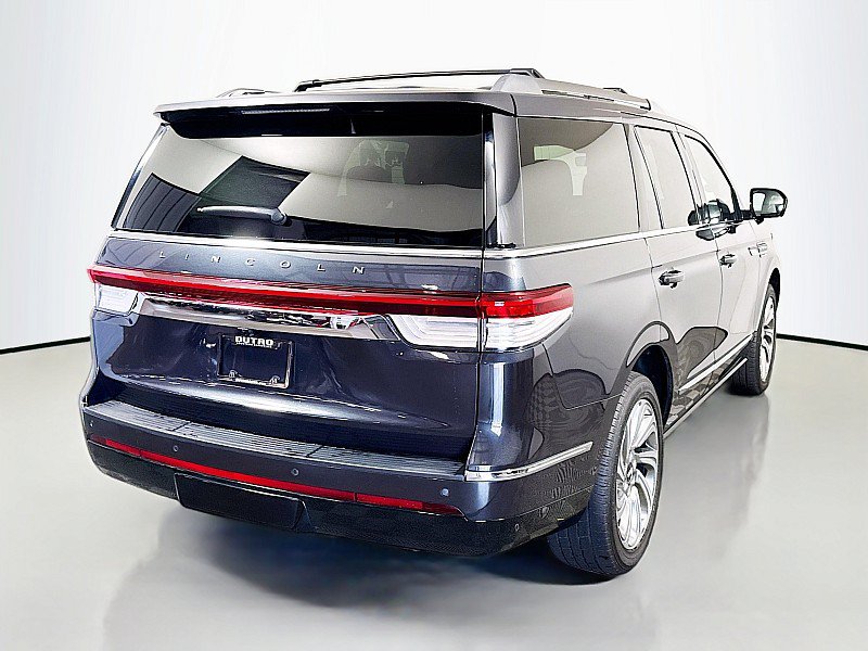 Used 2024 Lincoln Navigator Reserve AWD/4WD image 7