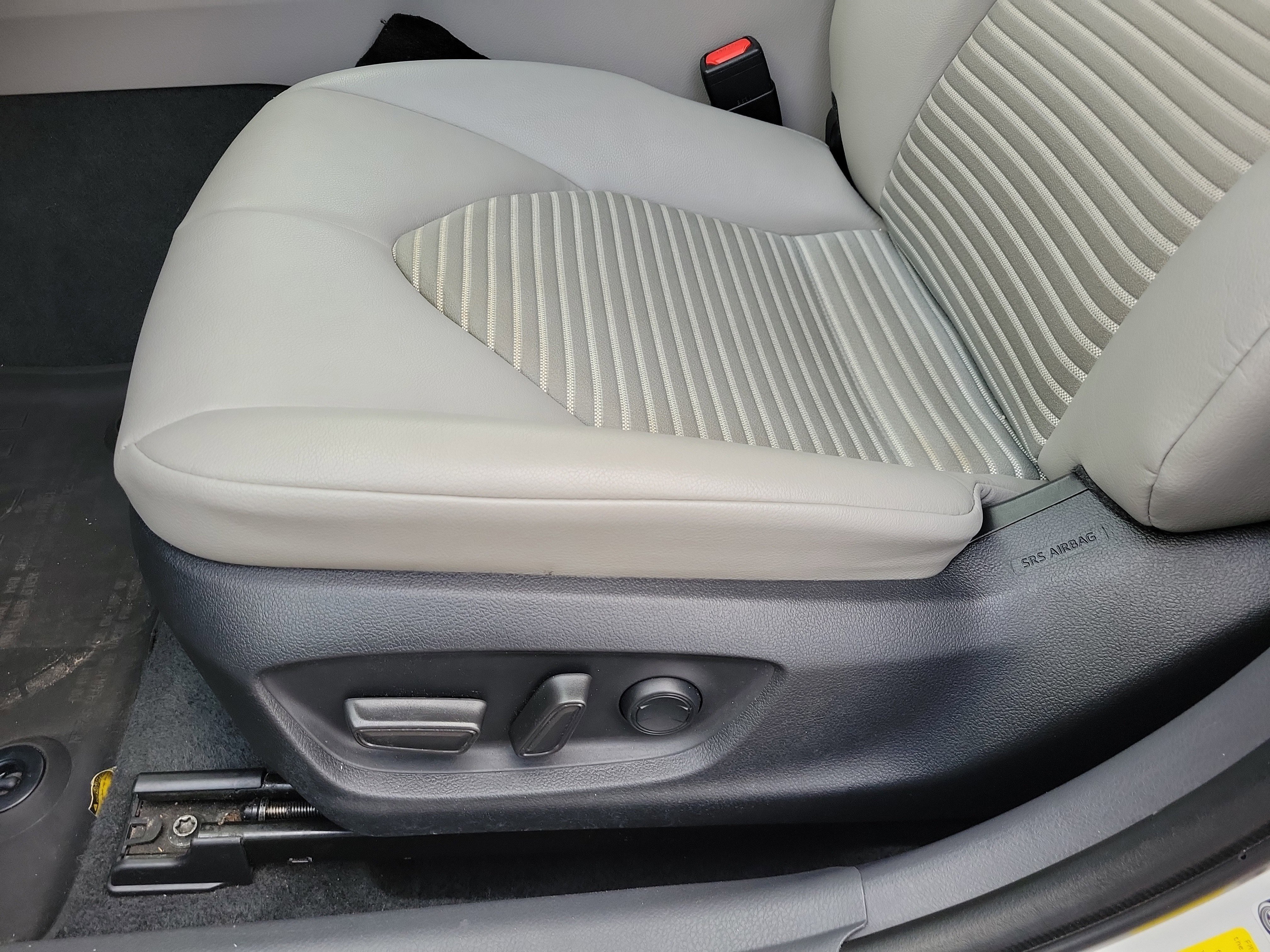 Used 2023 Toyota Camry SE image 10