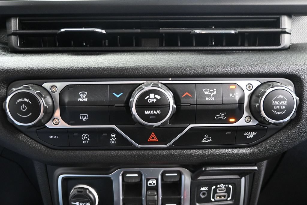Used 2025 Jeep Gladiator Sport AWD/4WD image 21