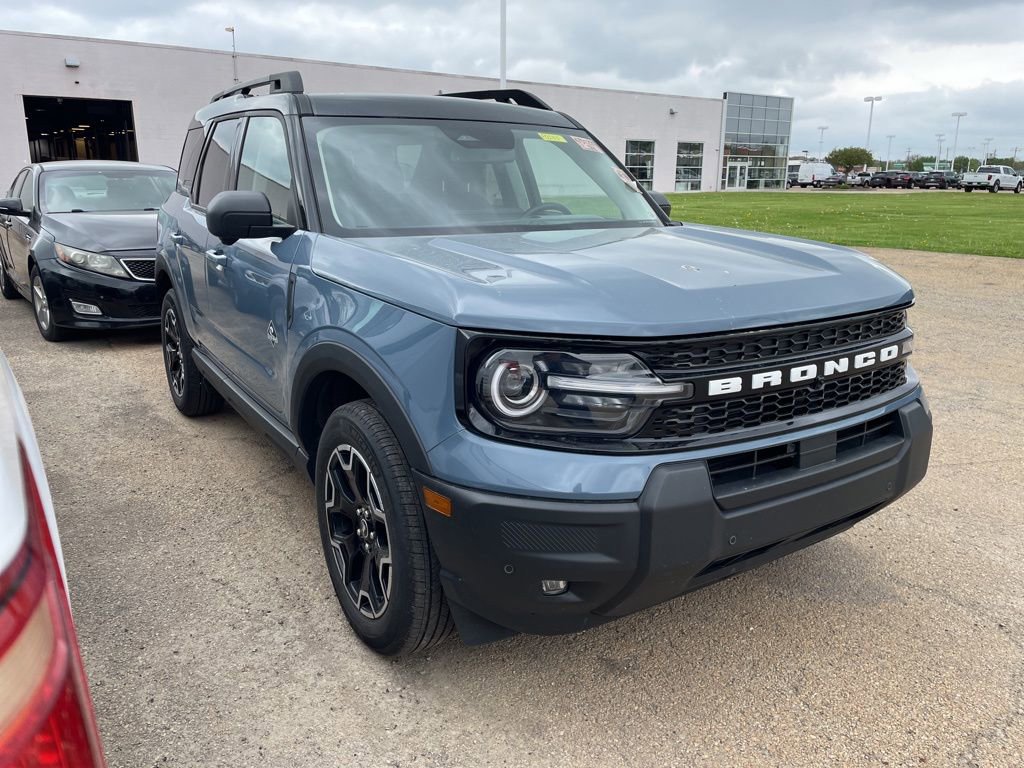 Used 2025 Ford Bronco Sport Outer Banks w/ Outer Banks Tech Package+ AWD/4WD image 1