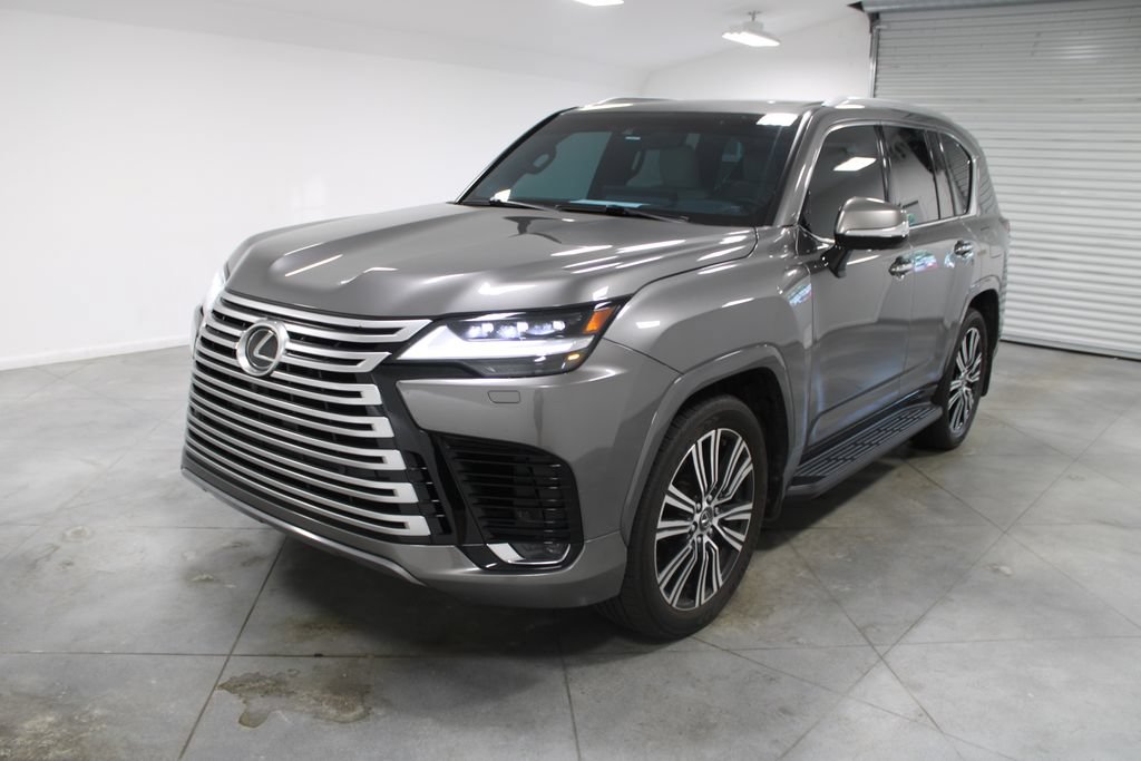 Used 2024 Lexus LX 600 4WD w/ Luxury Package image 4