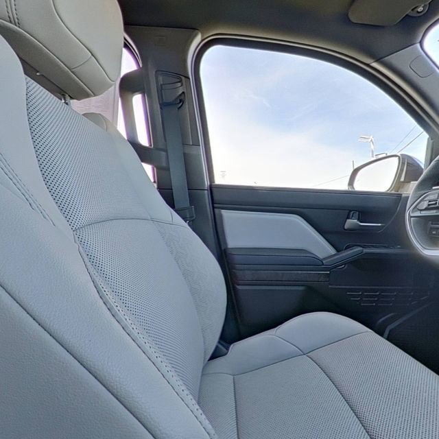 Used 2025 Toyota Tacoma Limited AWD/4WD image 33