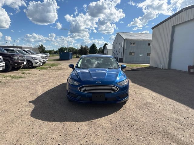 Used 2017 Ford Fusion SE FWD image 4