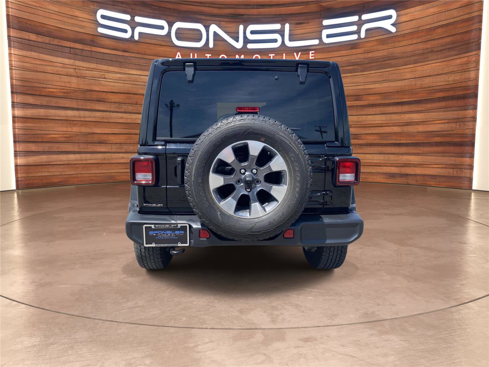 Used 2022 Jeep Wrangler Unlimited Sahara w/ Cold Weather Group AWD/4WD image 6