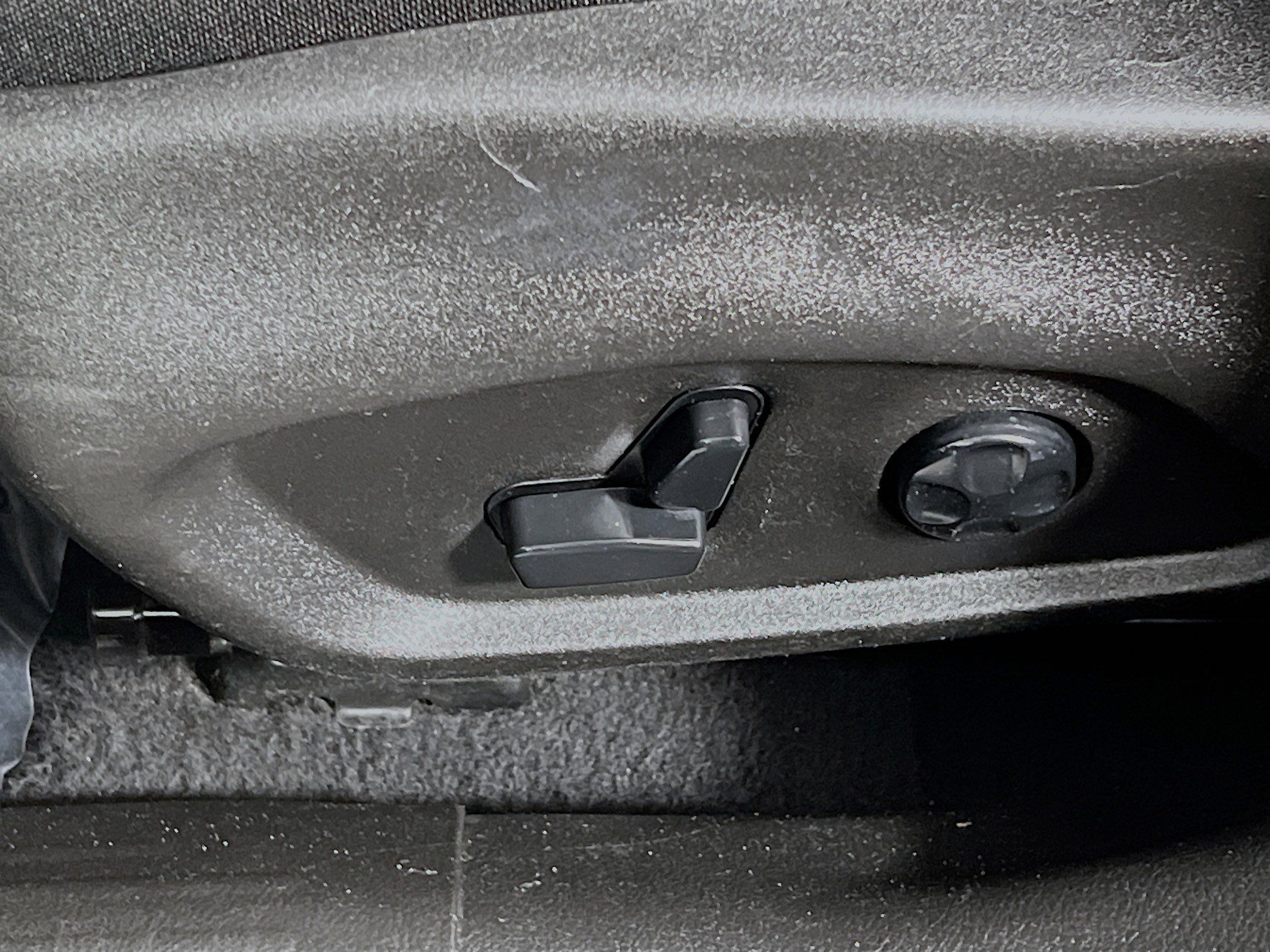 Used 2016 Jeep Renegade Latitude w/ Popular Equipment Group image 16