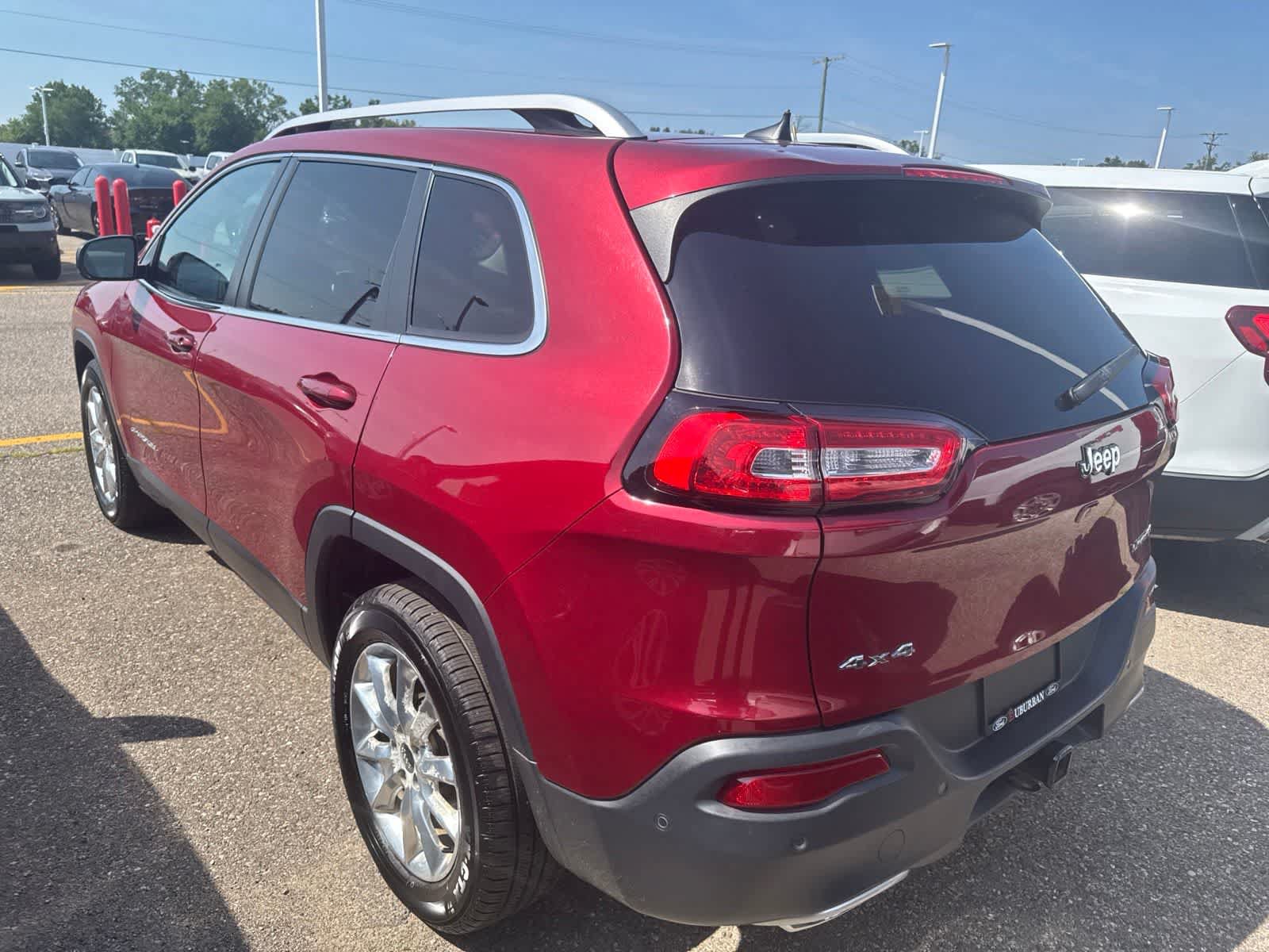 Used 2016 Jeep Cherokee Limited w/ Luxury Group AWD/4WD image 29