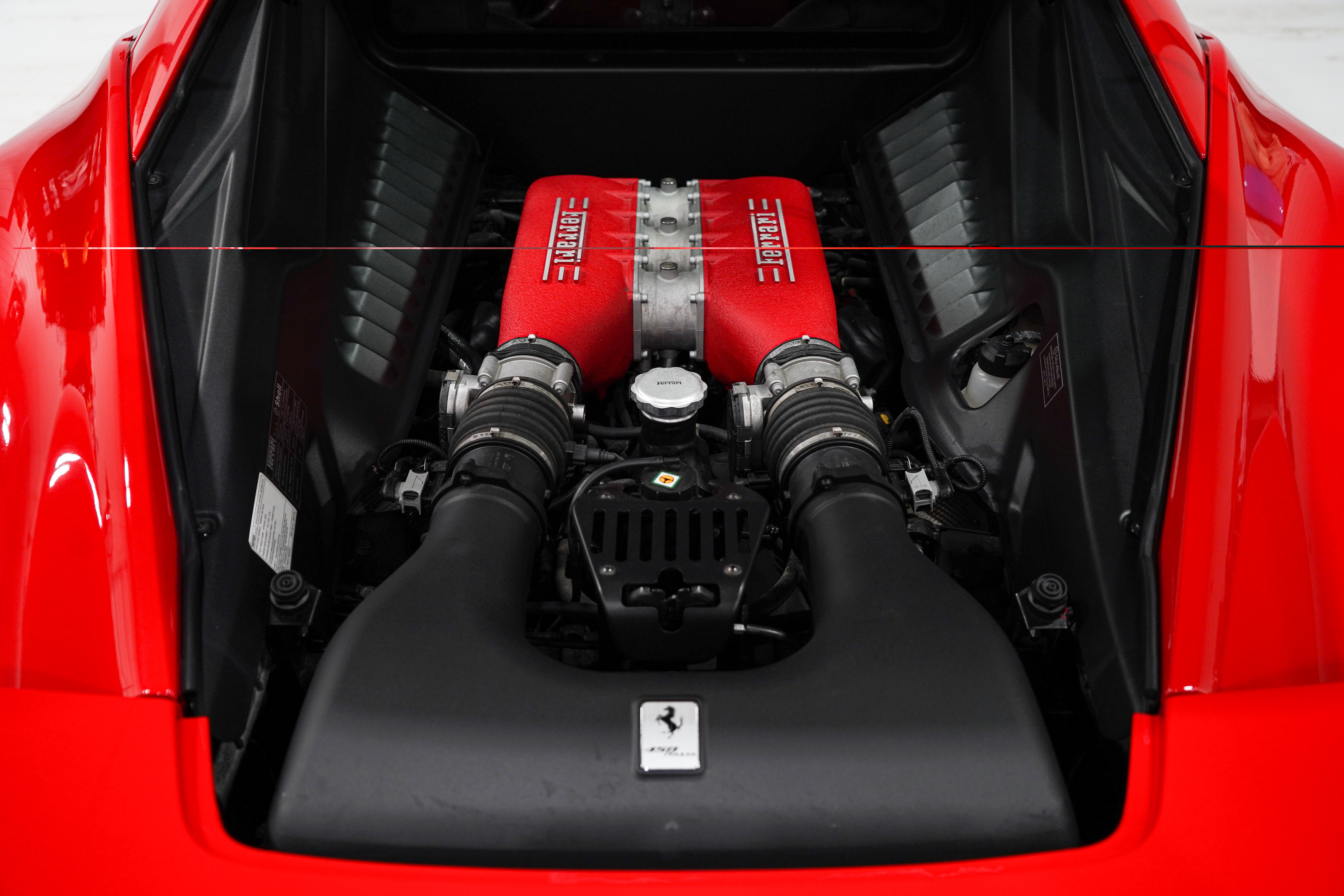 Used 2014 Ferrari 458 Italia Coupe RWD image 37