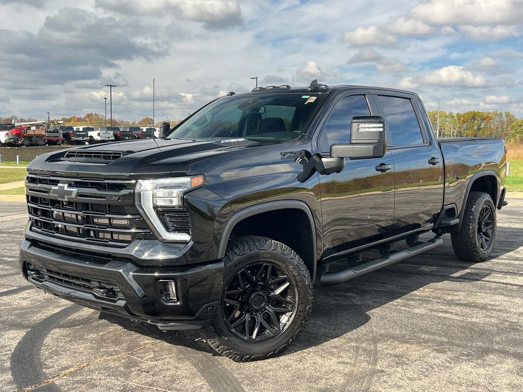 Used 2024 Chevrolet Silverado 3500 LT w/ Midnight Edition image 42