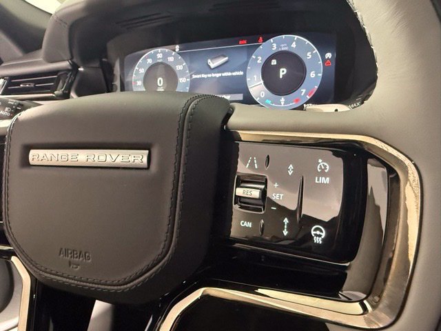 Used 2026 Land Rover Range Rover Velar Dynamic SE AWD/4WD image 18