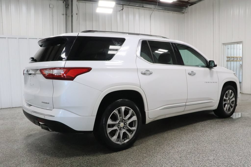 Used 2019 Chevrolet Traverse Premier w/ Driver Confidence II Package FWD image 5