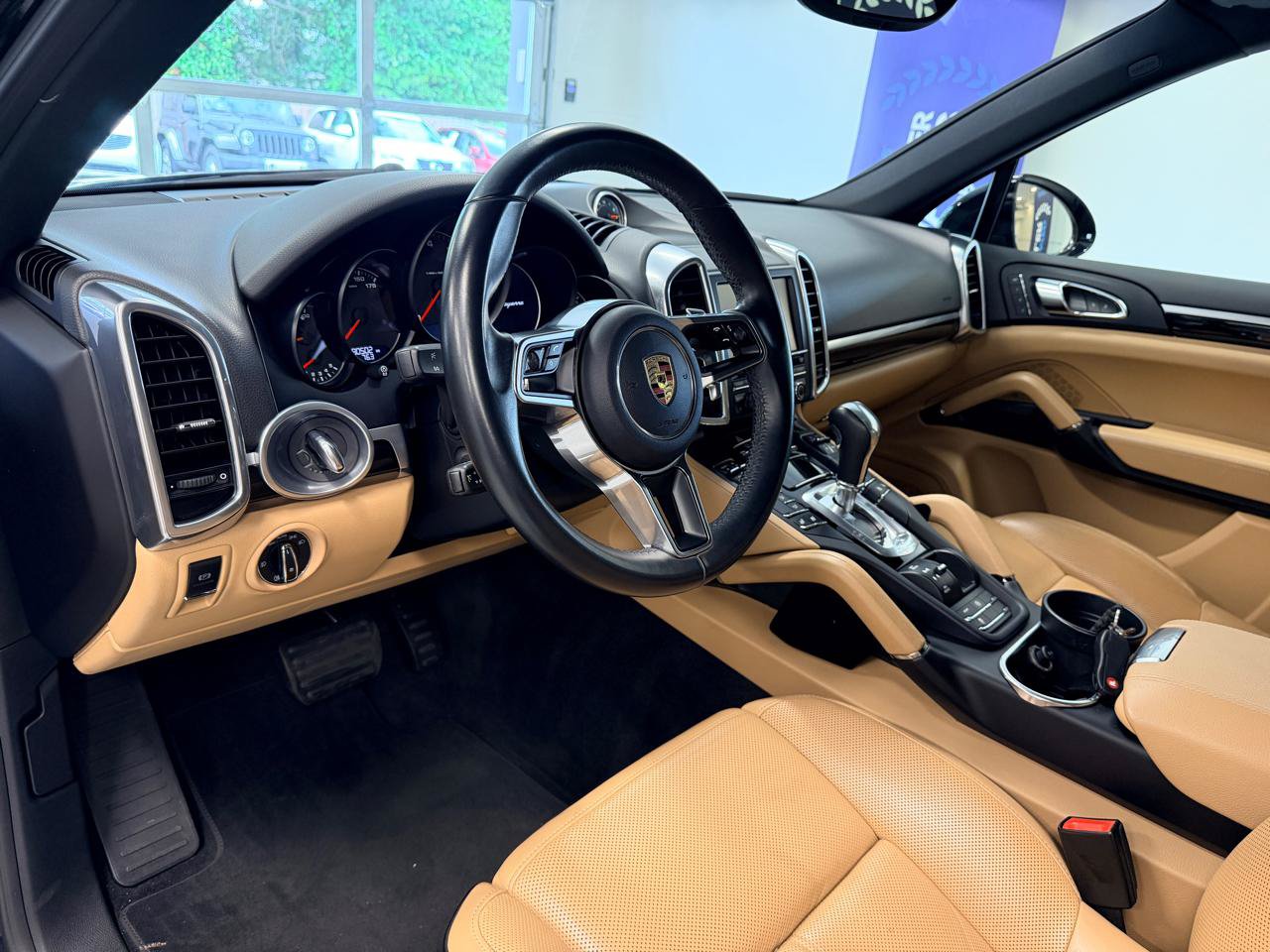 Used 2016 Porsche Cayenne AWD/4WD image 17