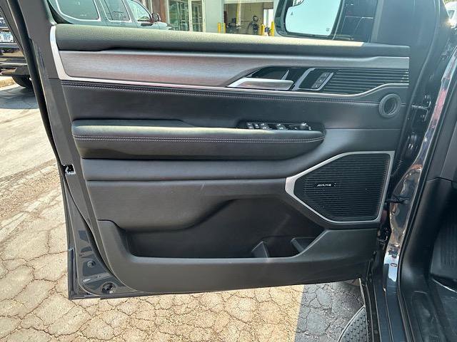 New 2025 Jeep Wagoneer Series II w/ Convenience Group I image 10