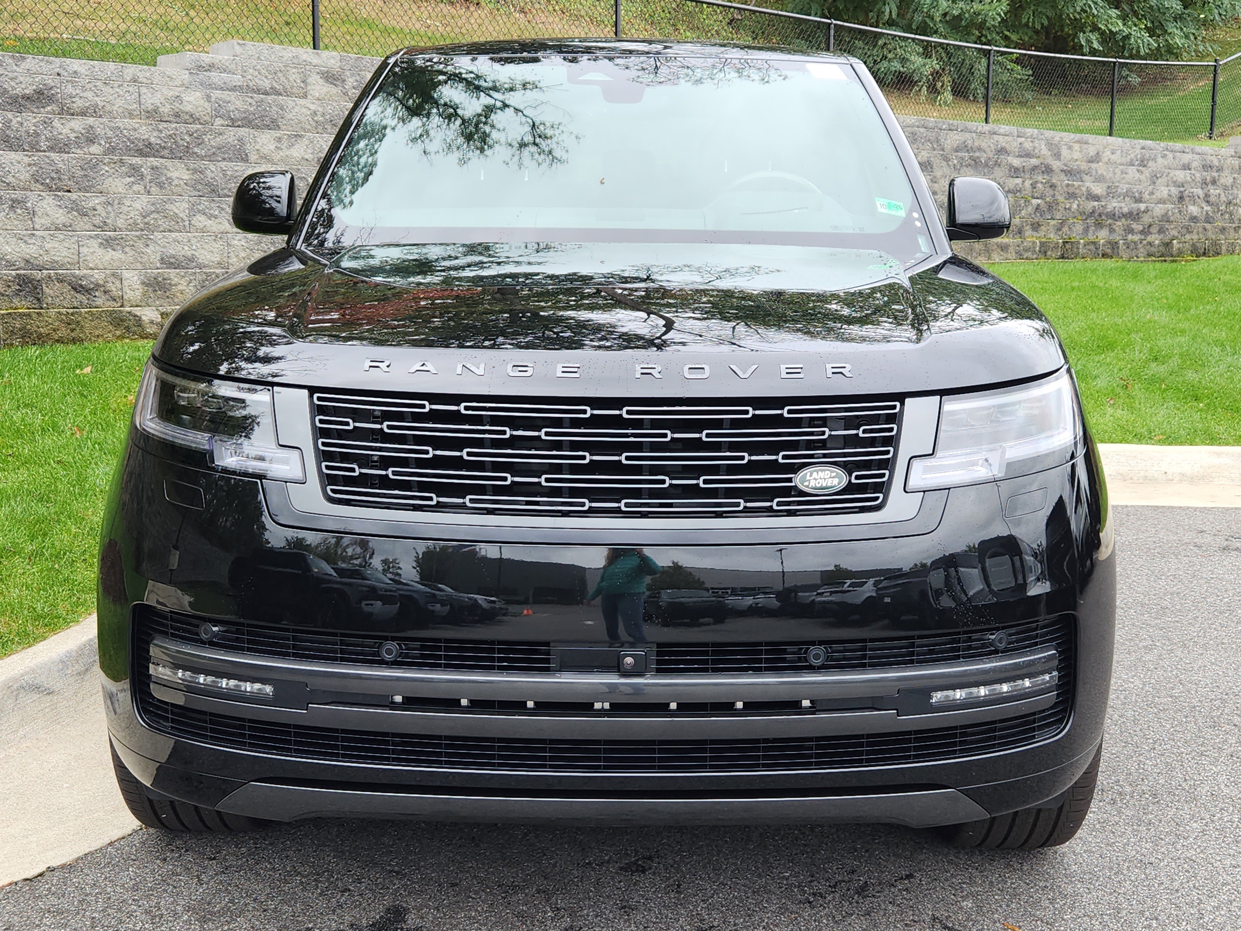 New 2025 Land Rover Range Rover SE image 8