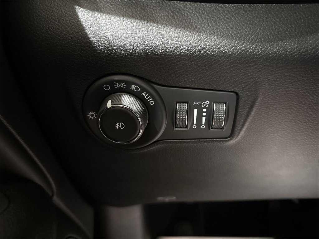 New 2026 Jeep Compass Latitude image 16