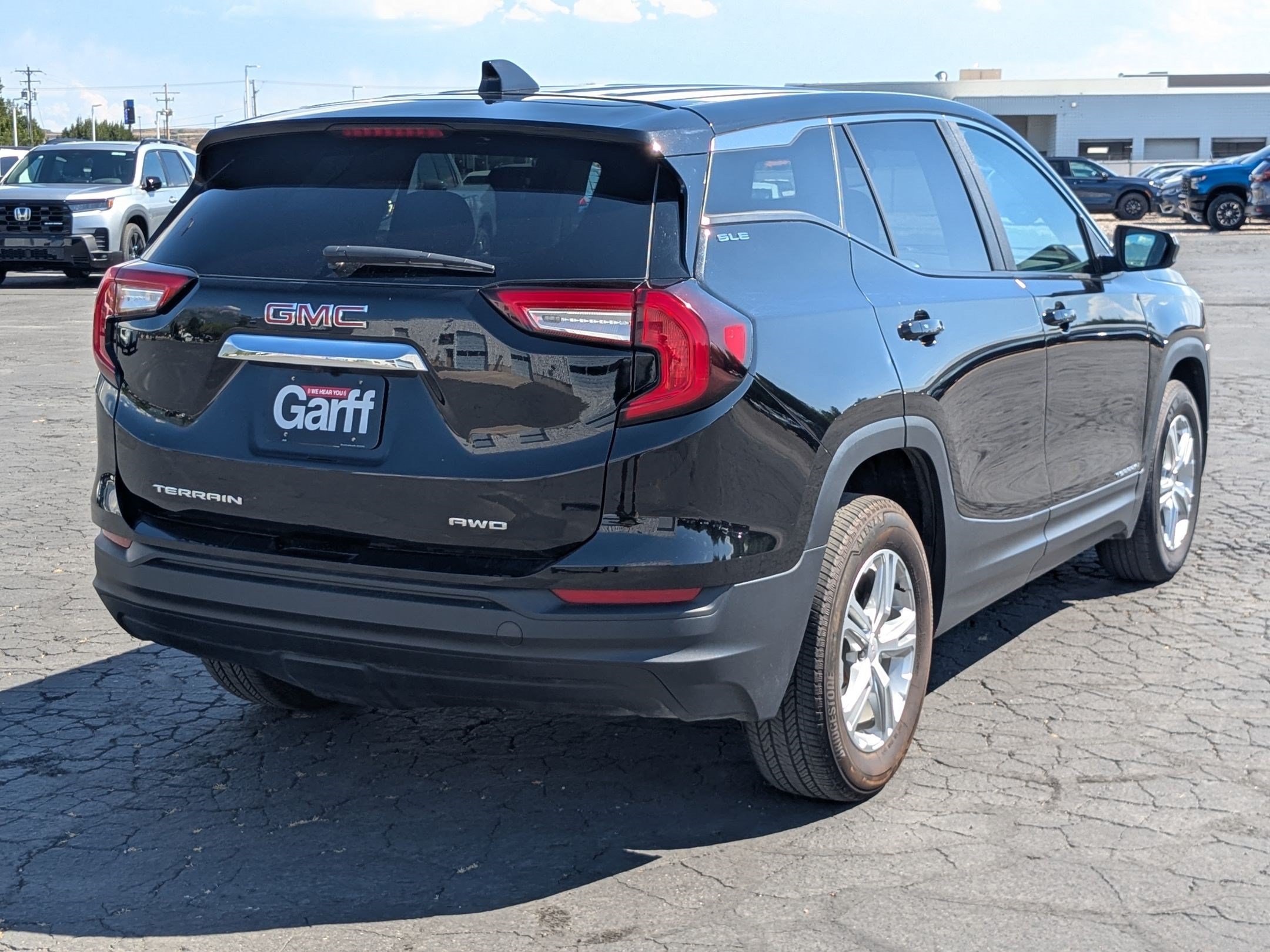 Used 2024 GMC Terrain SLE AWD/4WD image 3