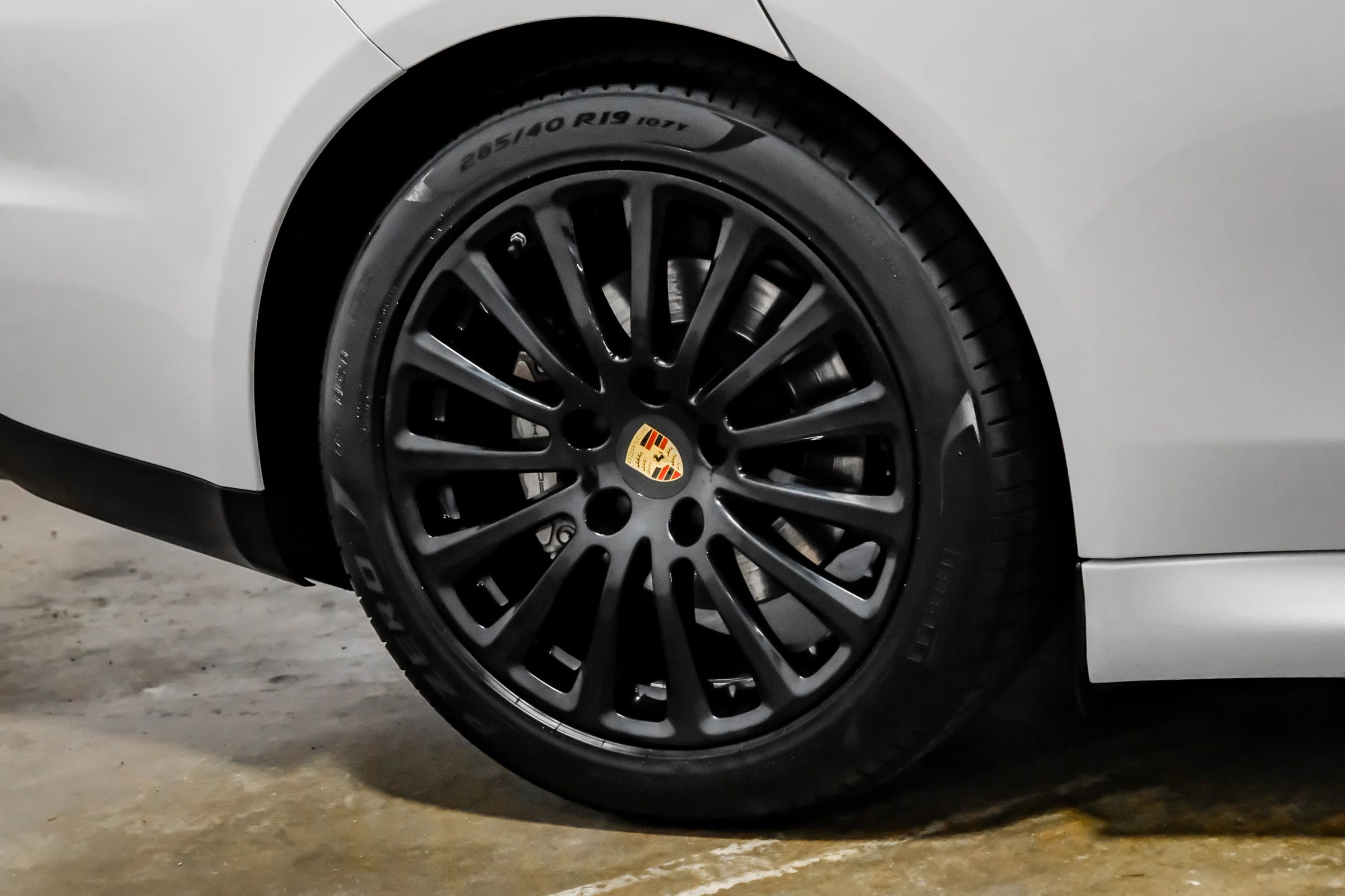 Used 2014 Porsche Panamera S image 34