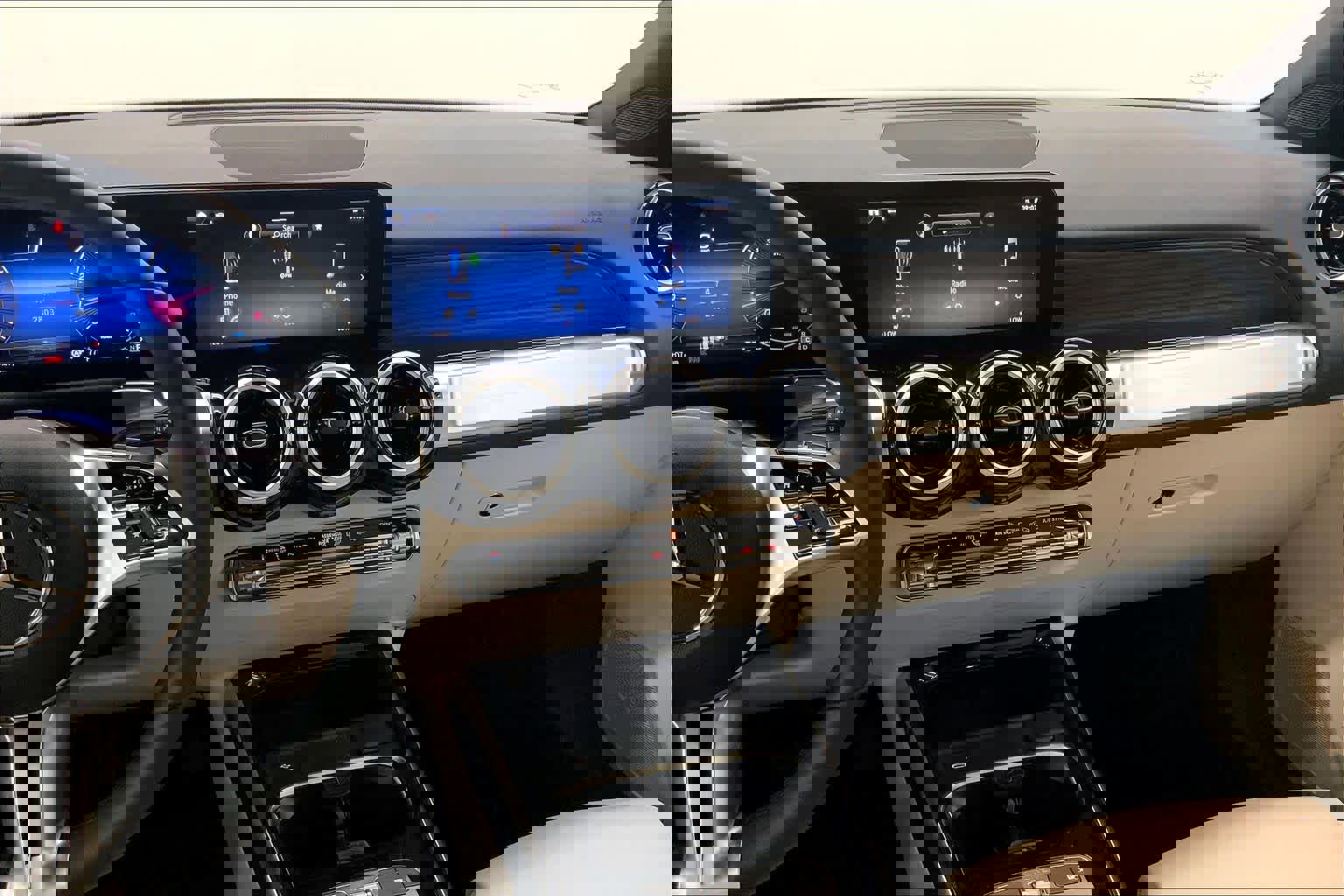 Used 2026 Mercedes-Benz GLB 250 image 26