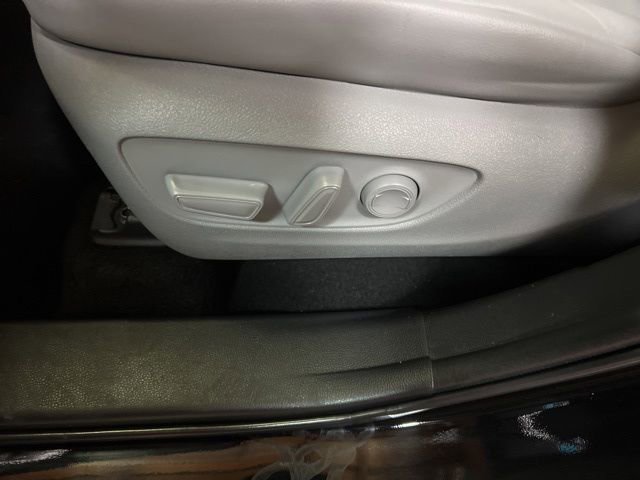 Used 2022 Toyota Highlander XLE AWD/4WD image 54