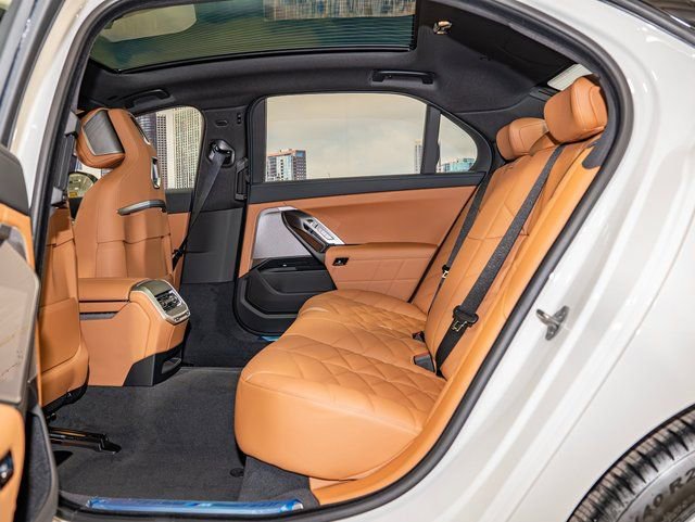 Used 2026 BMW 740i xDrive image 22