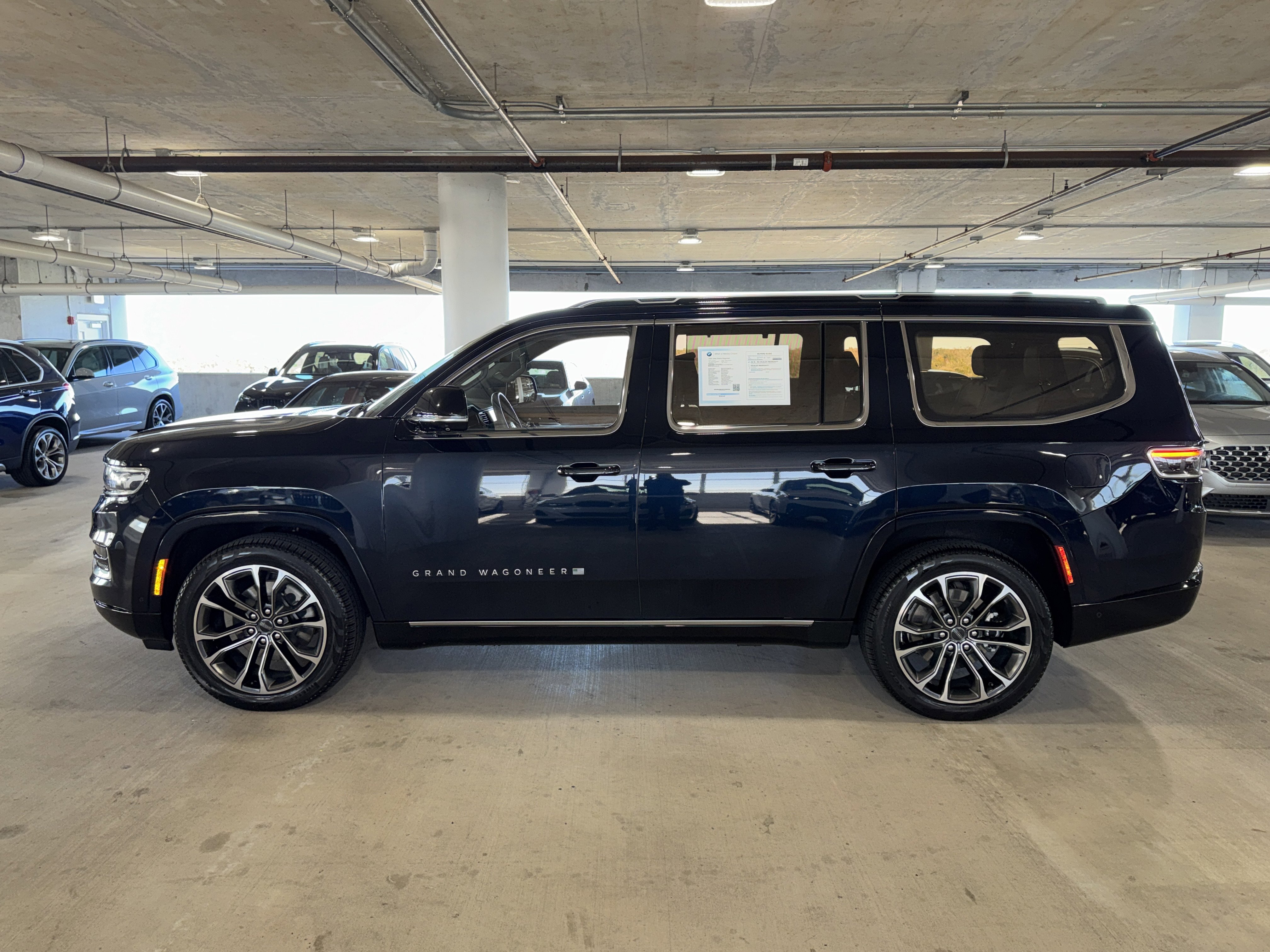 Used 2023 Jeep Grand Wagoneer Series III image 5