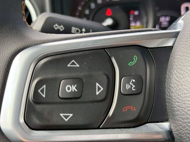 Used 2024 Jeep Wrangler Unlimited Sahara AWD/4WD image 25