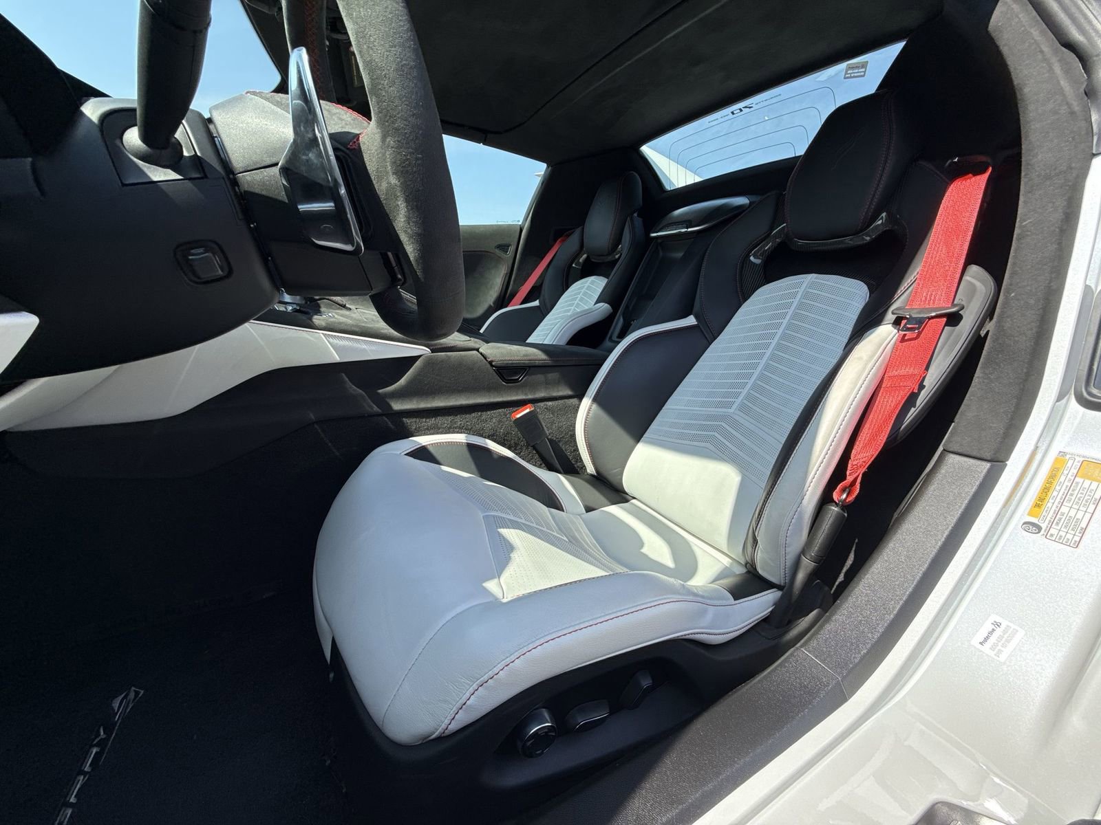 Used 2023 Chevrolet Corvette Stingray Premium Conv w/ Z51 Performance Package image 11